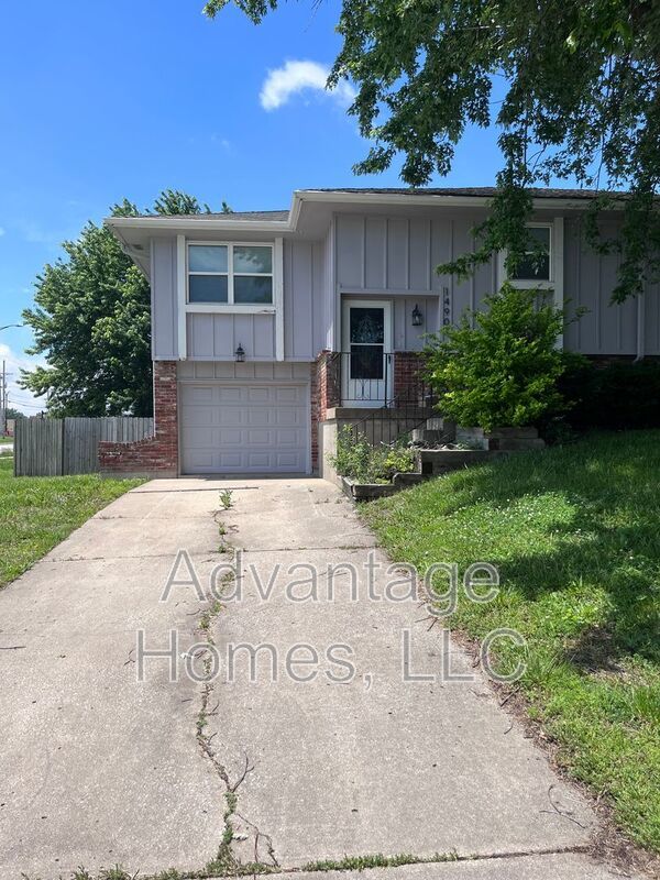 South Olathe, Renovated corner duplex unit! property image